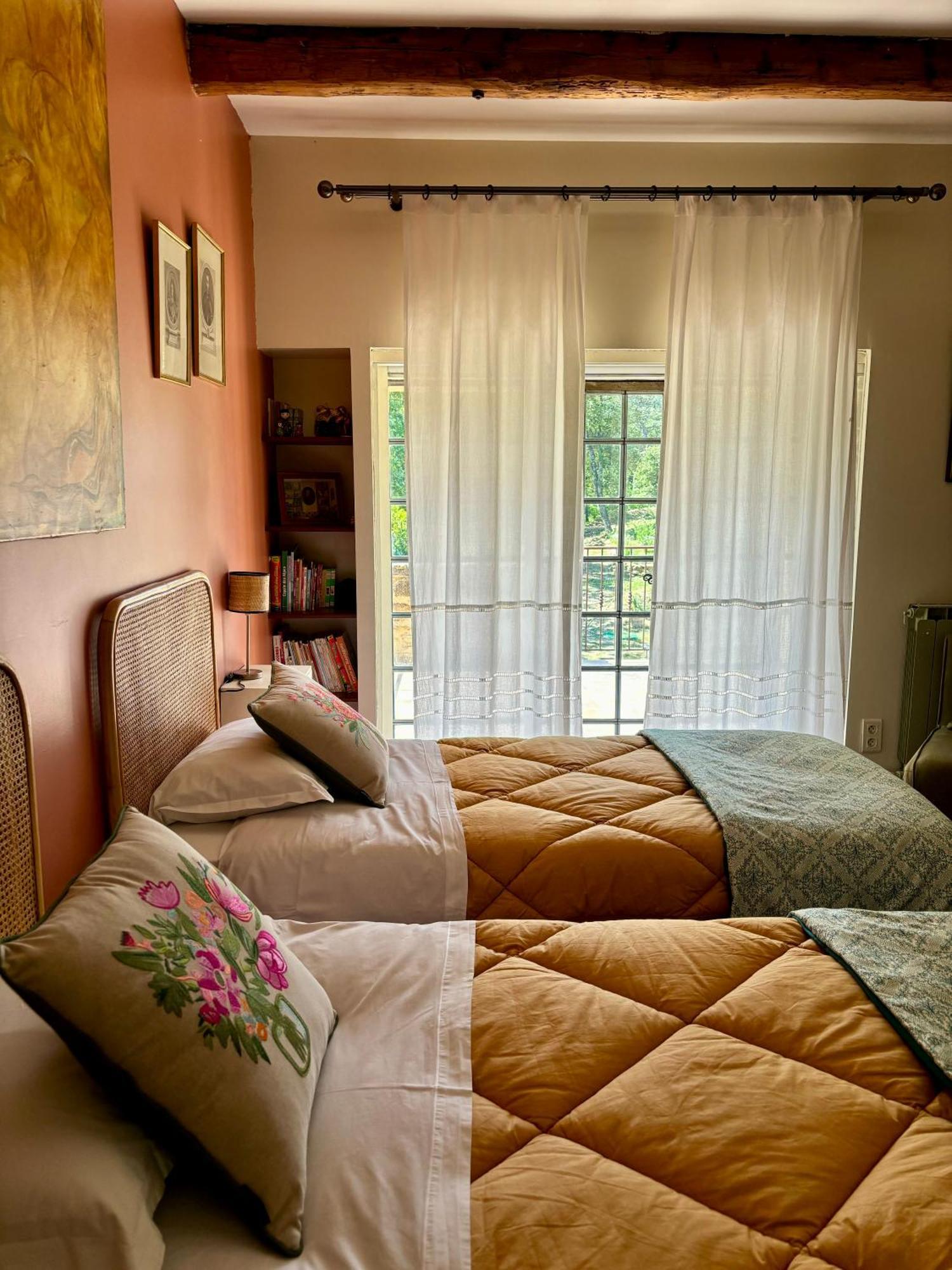 Domaine Du Commandeur Bed & Breakfast Mondragon Exterior photo