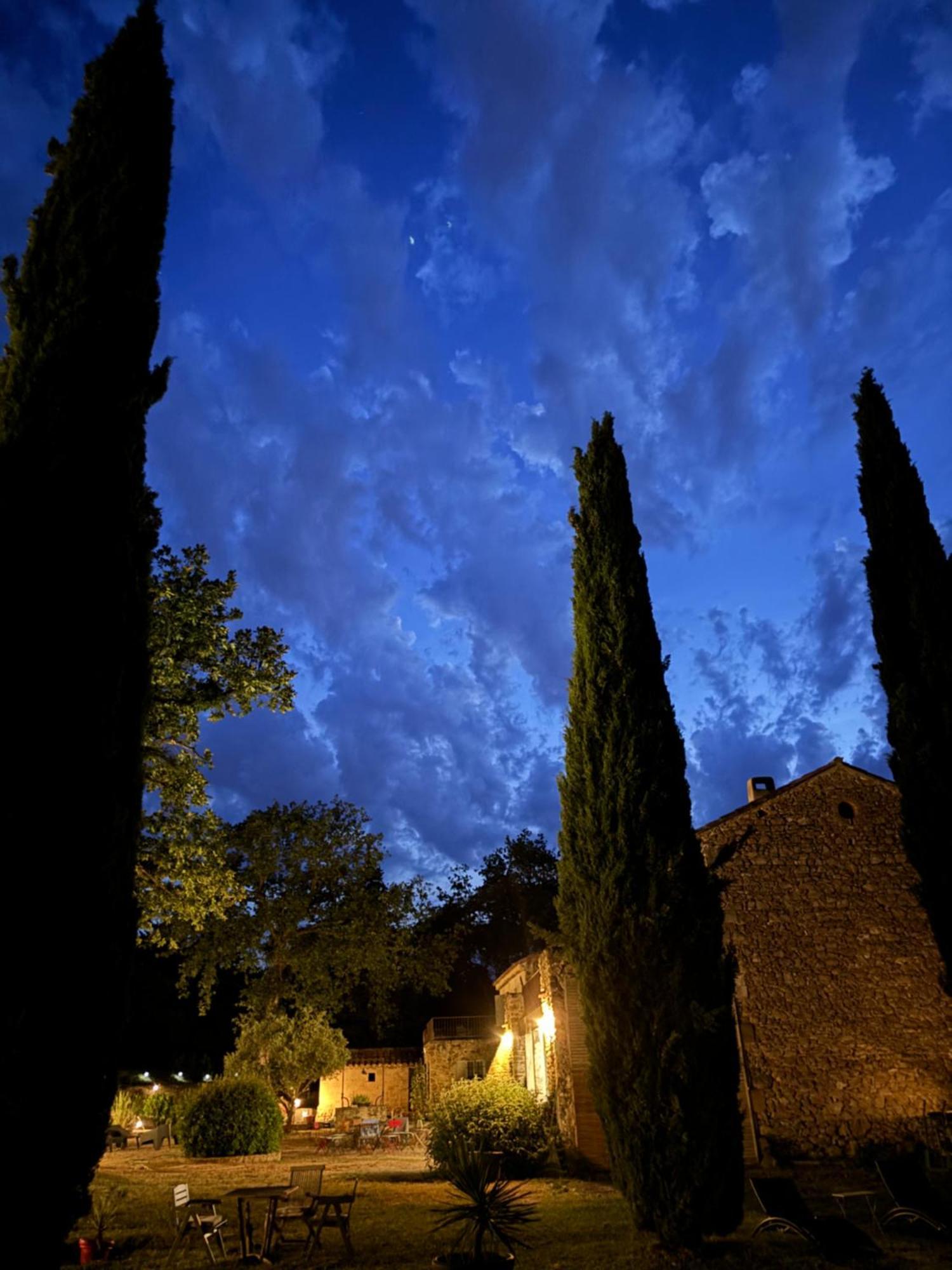 Domaine Du Commandeur Bed & Breakfast Mondragon Exterior photo